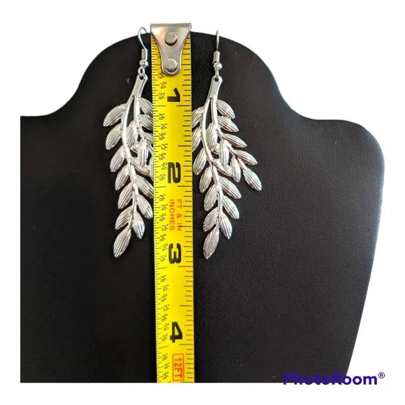 133. ⭐ FINAL PRICE ⭐ Silver Leaf Drop Earrings - Picture 5 of 5